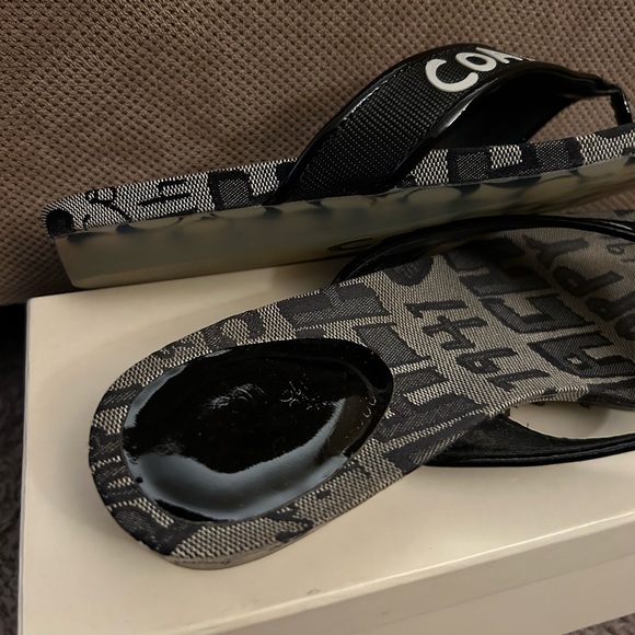 COACH Flip Flops - Picture 3 of 9